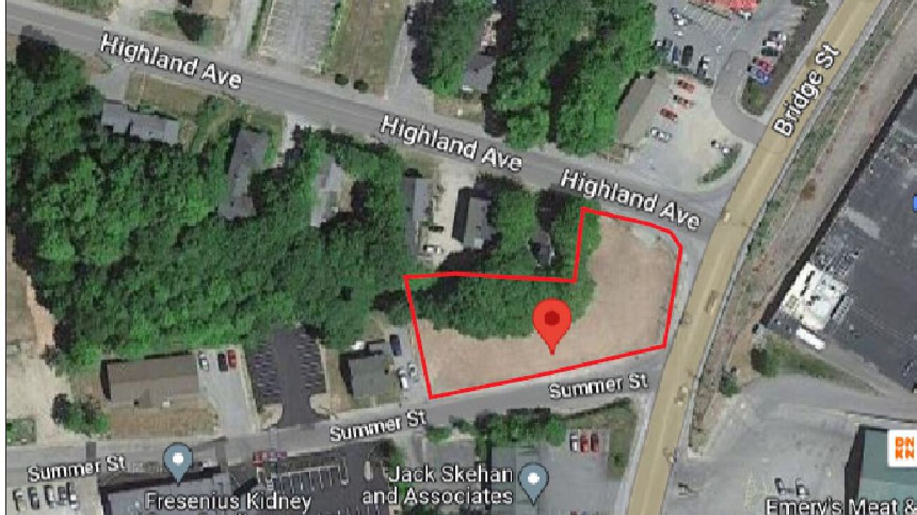 1 Summer St, Gardiner, ME 04345