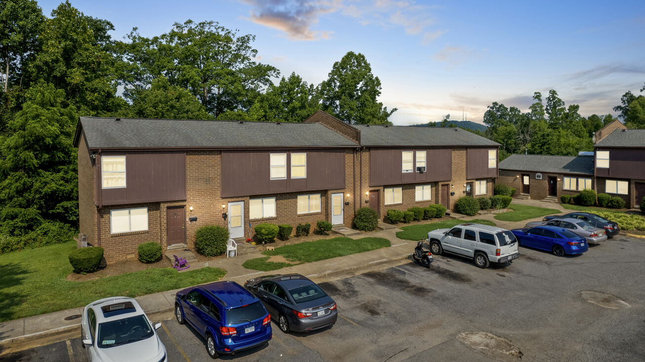 755 Stultz Rd, Martinsville, VA 24112