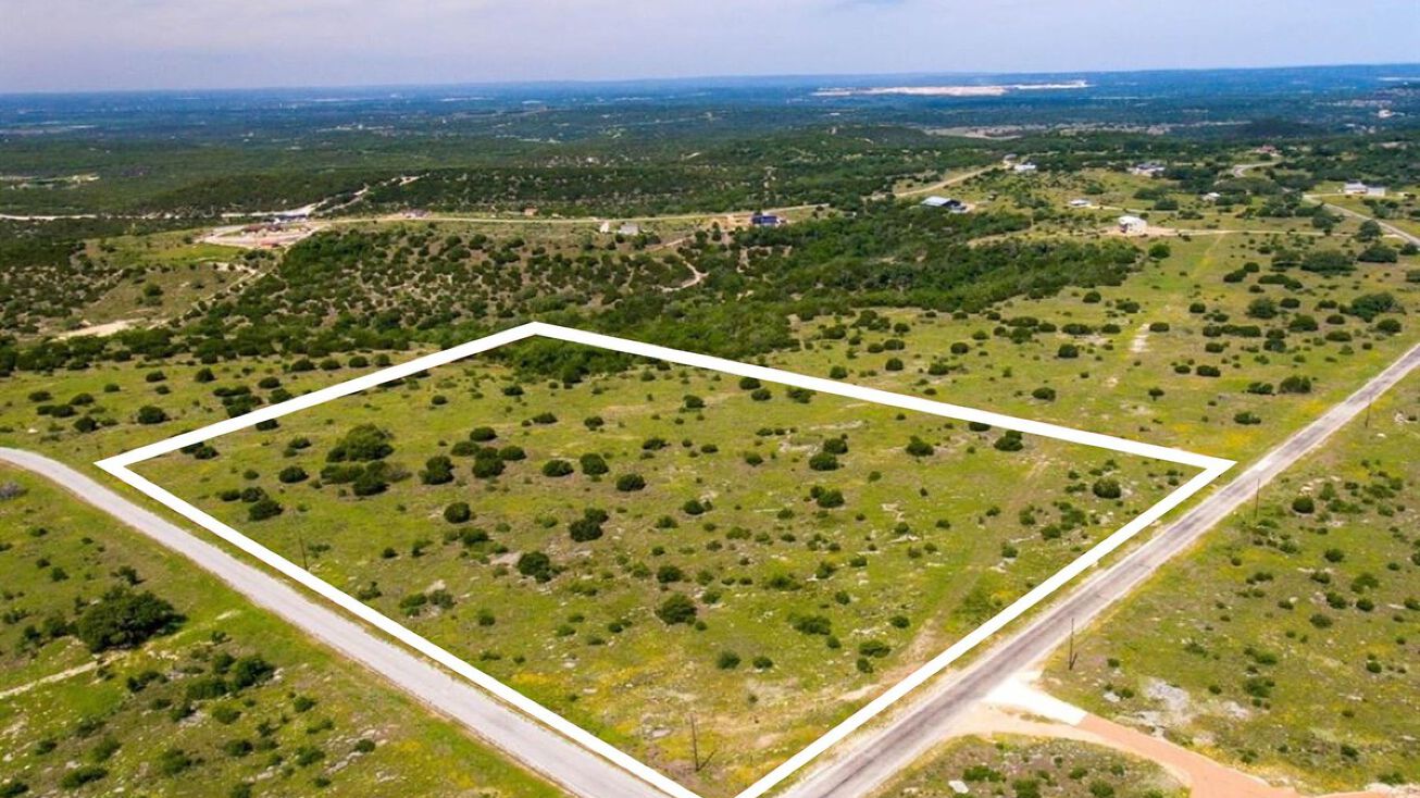 149 Three Creeks Dr, TX 78605