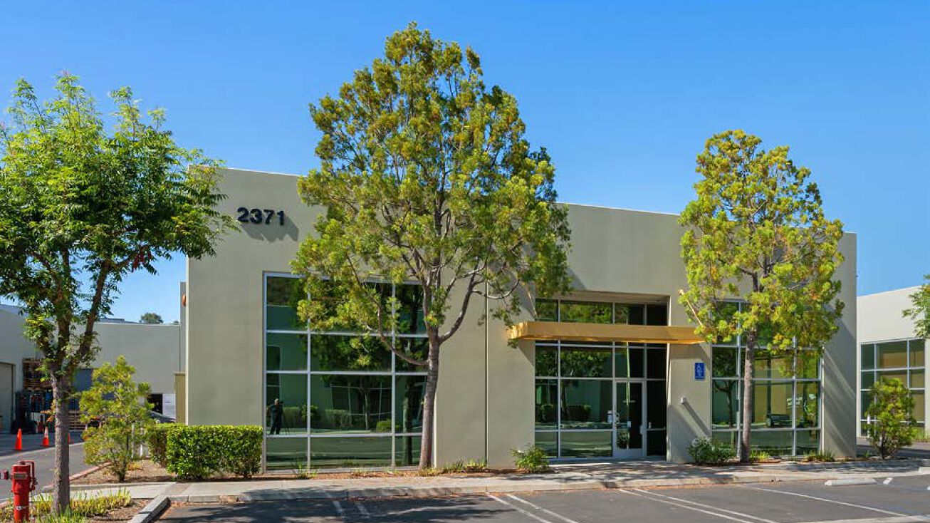 2371 La Mirada Dr, Vista, CA 92081