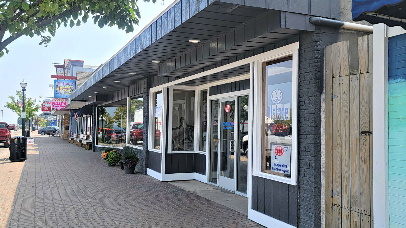 40 N State St, St Ignace, MI 49781