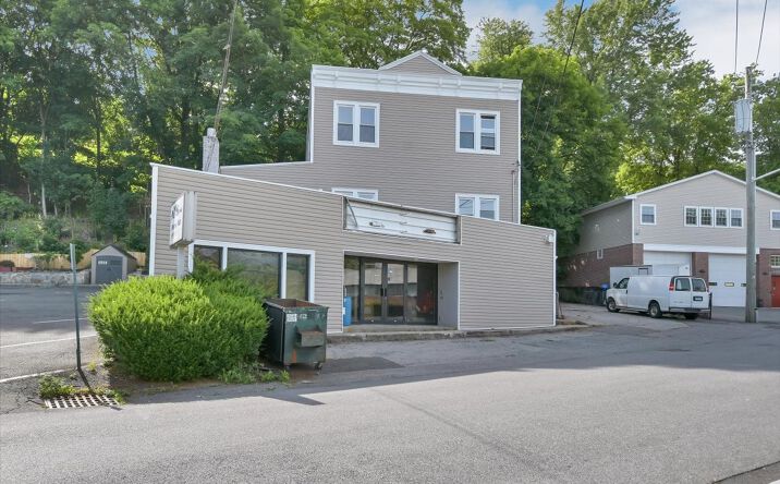 Pictures of Retail property located at 45 Columbia Ave, Thornwood, NY 10594 for sales - image #1