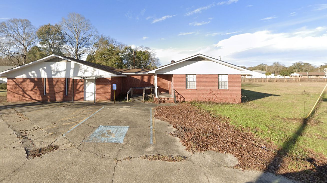 201 Pine St, New Augusta, MS 39462