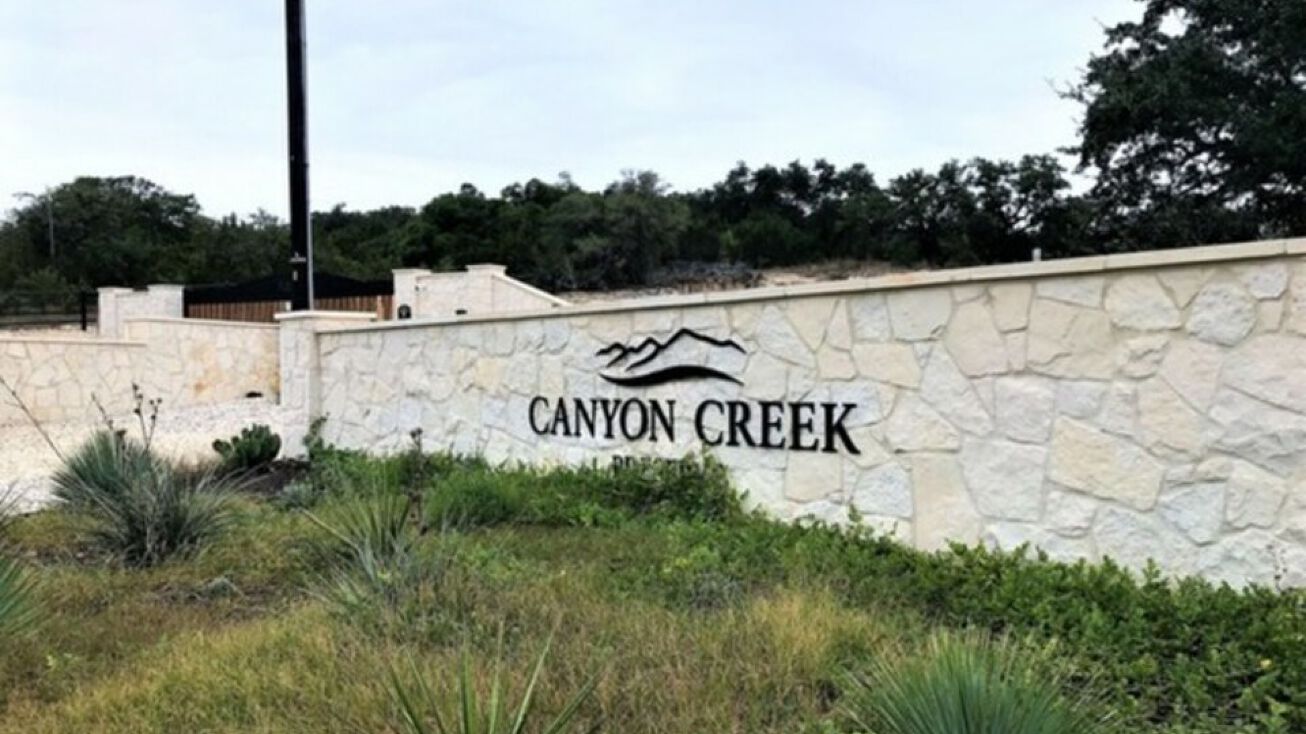 13 Canyon Rim Dr, Helotes, TX 78023