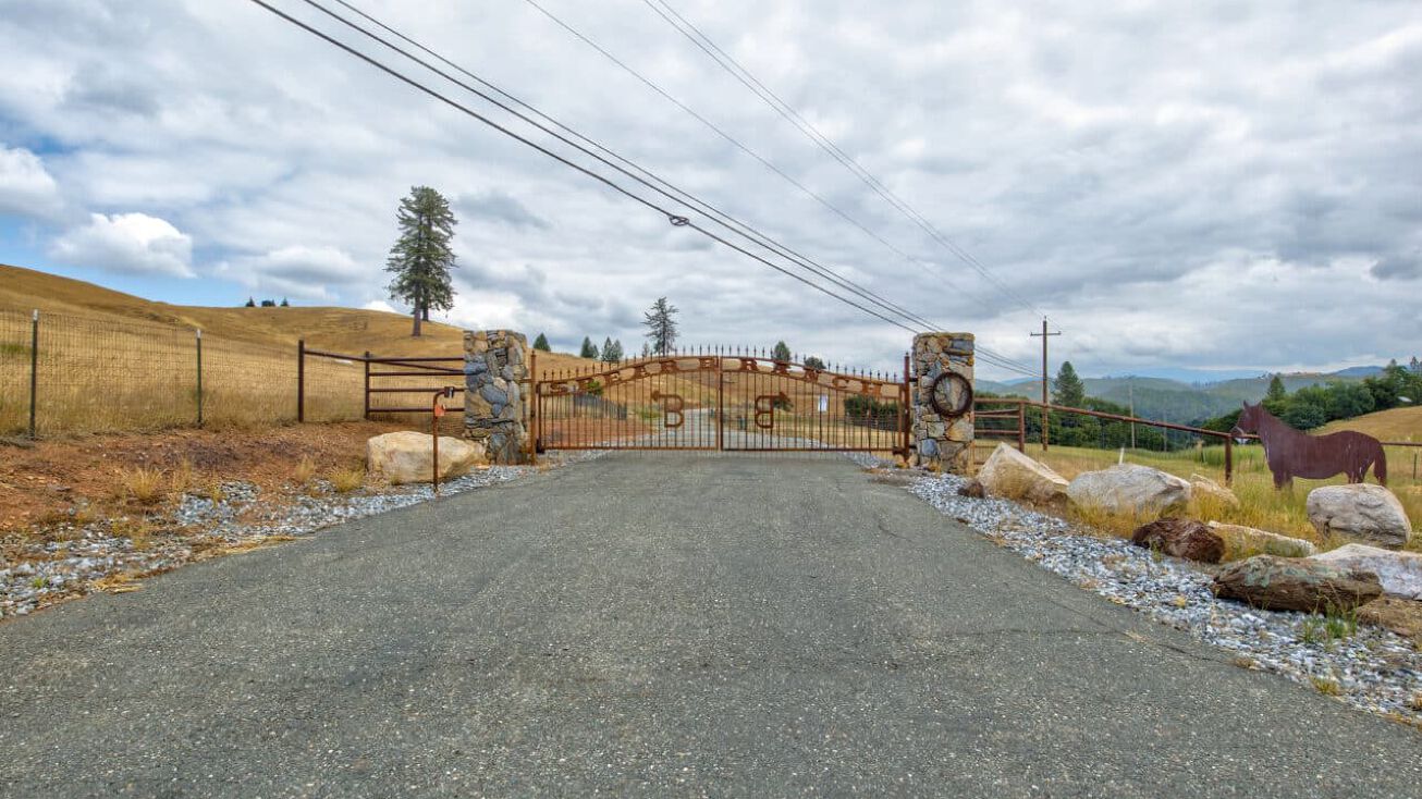 7279 Mountain Ranch Rd, Mountain Ranch, CA 95246