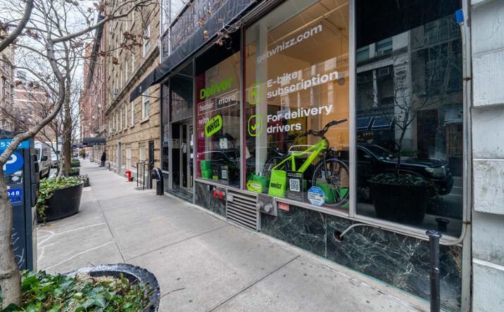 Pictures of Retail, Office property located at 29 E 10th St, New York, NY 10003 for sales - image #1