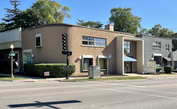 Pictures of Office property located at 825 W State St, Geneva, IL 60134, 8 Richards St, Geneva, IL 60134 for sales - image #1