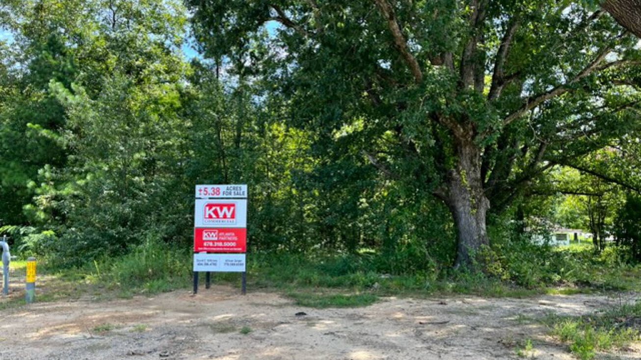 2098 Harbins Rd, Dacula, GA 30019