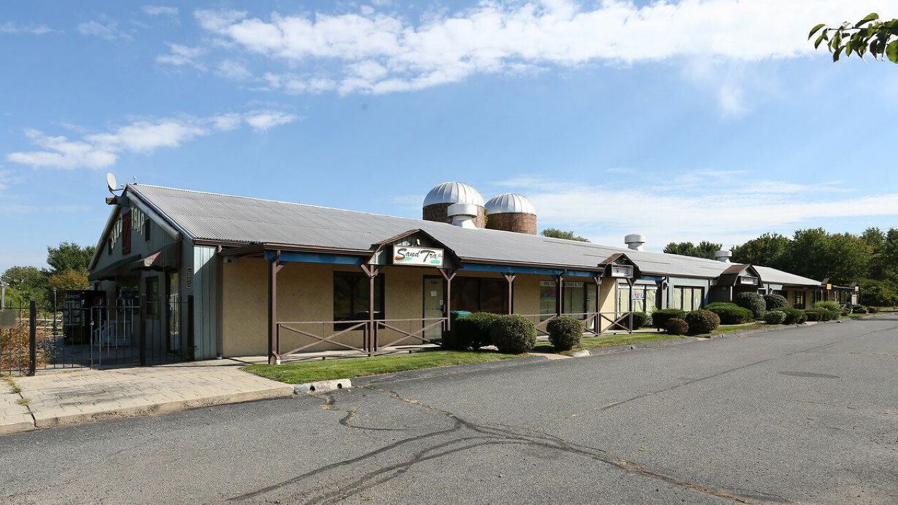 1399 Suffield St, Agawam, MA 01001