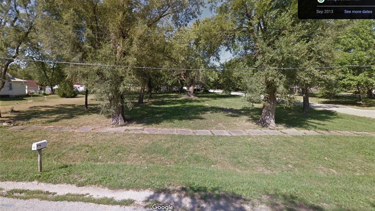 100 Spruce Street, Garden City, MO 64747