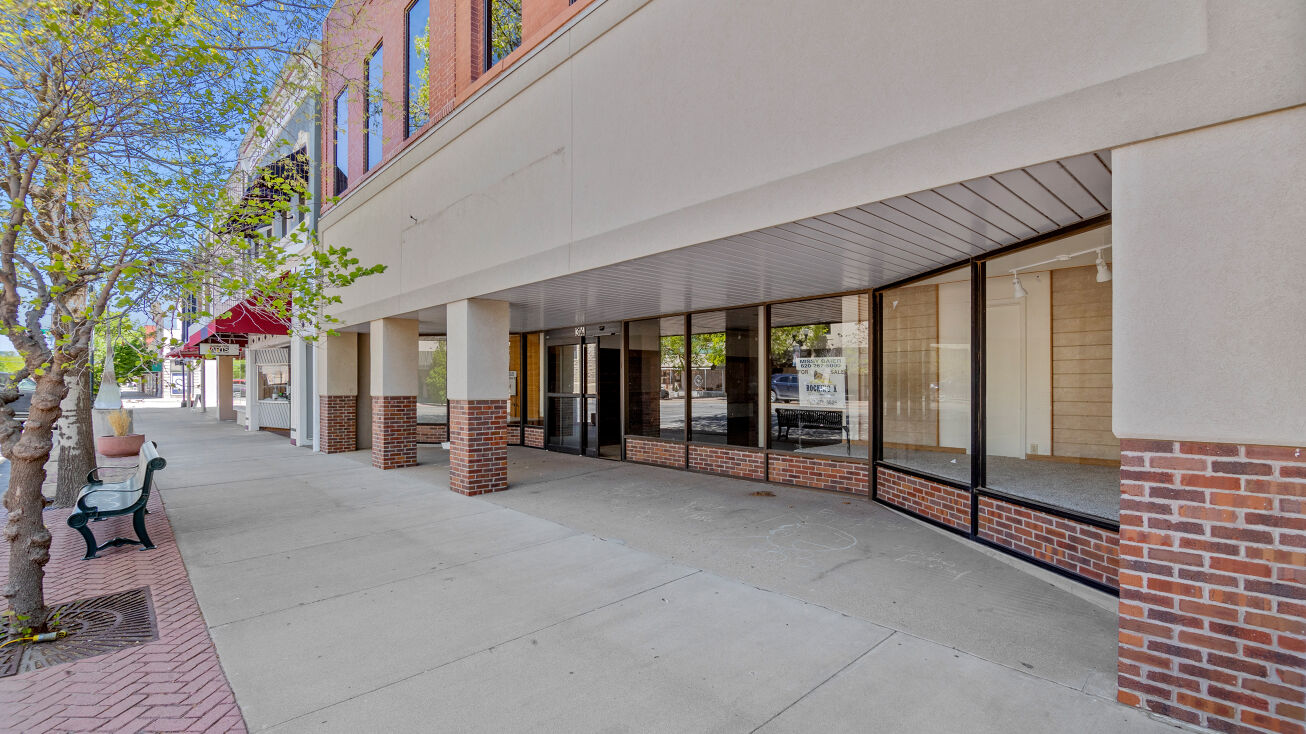 314 N Main St, Garden City, KS 67846