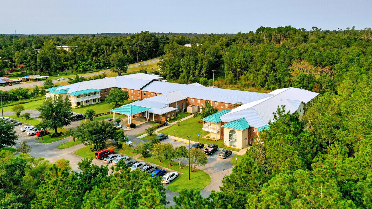 2045 3rd Ave, Sneads, FL 32460