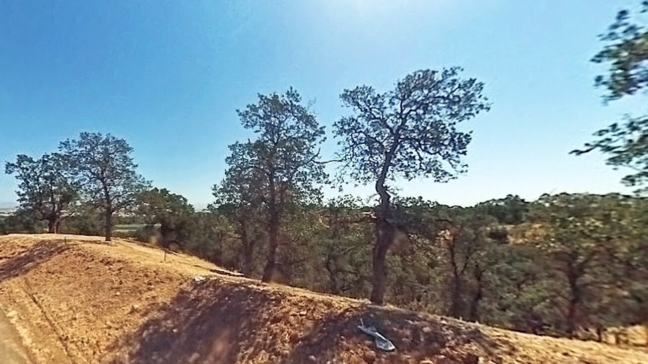 19920 Cottonwood Dr, Cottonwood, CA 96022