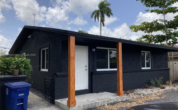 Pictures of Multifamily property located at 6132 SW 39th St, Miramar, FL 33023 for sales - image #1