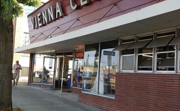 Pictures of Retail property located at 206 E Magnolia St, Bellingham, WA 98225 for sales - image #1