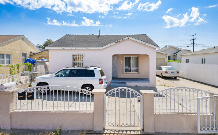 Pictures of Multifamily property located at 4321-25 Estrella Ave, San Diego, CA 92115 for sales - image #1
