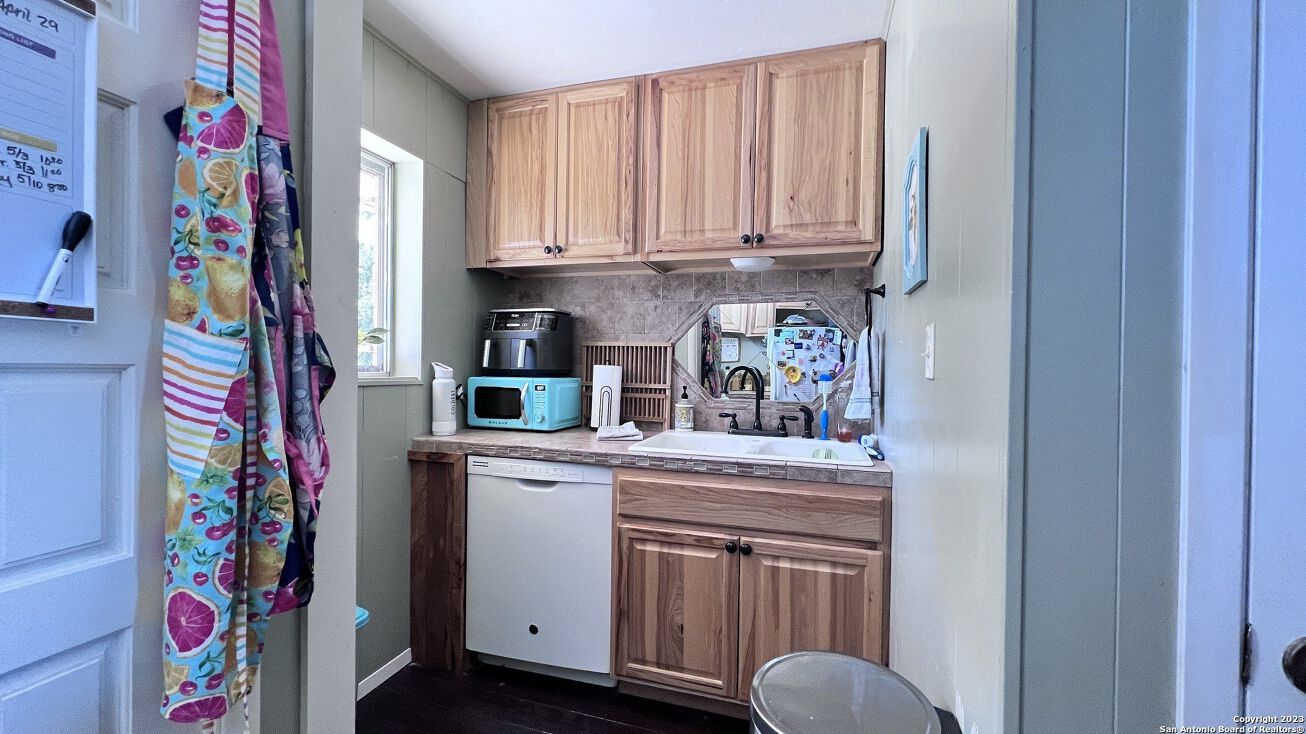 1655 Kuehler Ave, New Braunfels, TX 78130