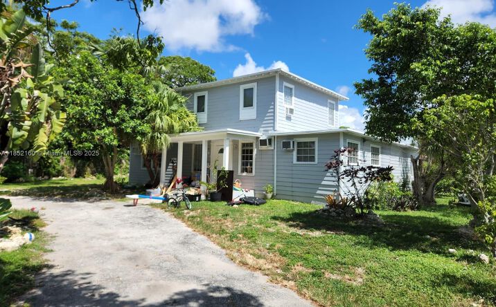 Pictures of Multifamily property located at 297 NE 108th St, Miami, FL 33161 for sales - image #1