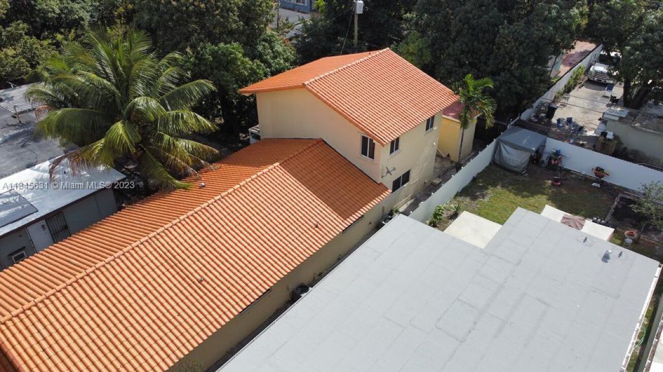 760 E 33rd St, Hialeah, FL 33013