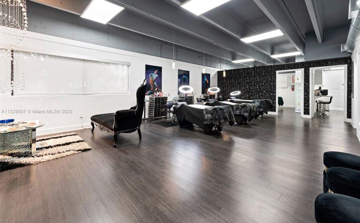 Pictures of Retail property located at xxxx SW 57th Ave, Miami, FL 33155 for sales - image #1