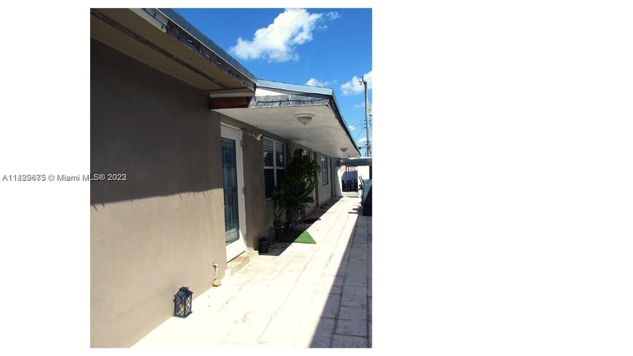 329 W 18 St, Hialeah, FL 33010