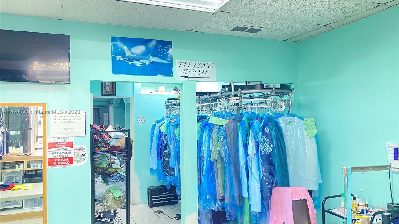 Pictures of Office property located at 27828 SW 127 AV, Homestead, FL 33032 for sales - image #1