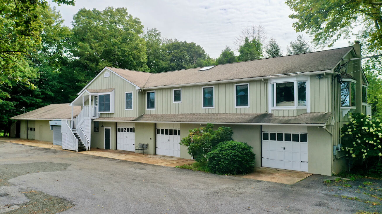 452 County Rd 513, Califon, NJ 07830