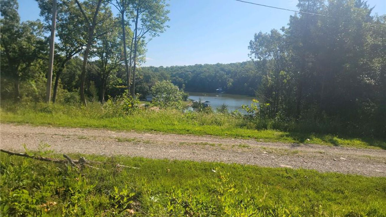 19 Westshore Drive, Mapleton, KS 66754