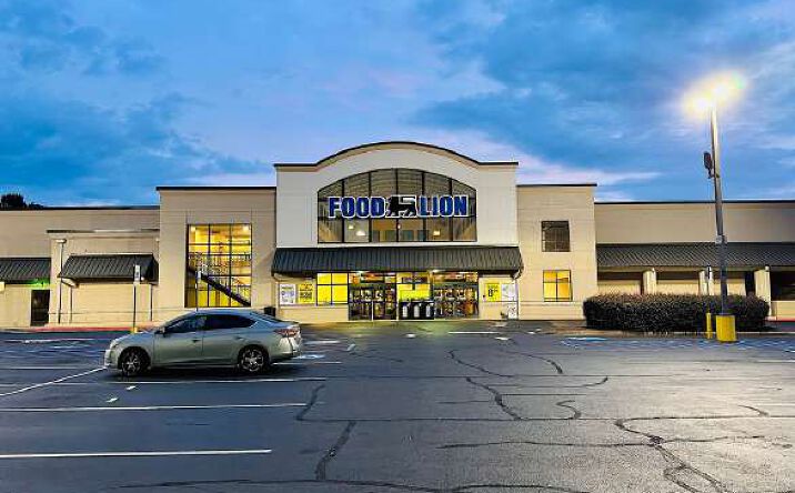 Pictures of Retail property located at 695 Fairview Rd, Simpsonville, SC 29680 for comps - image #1