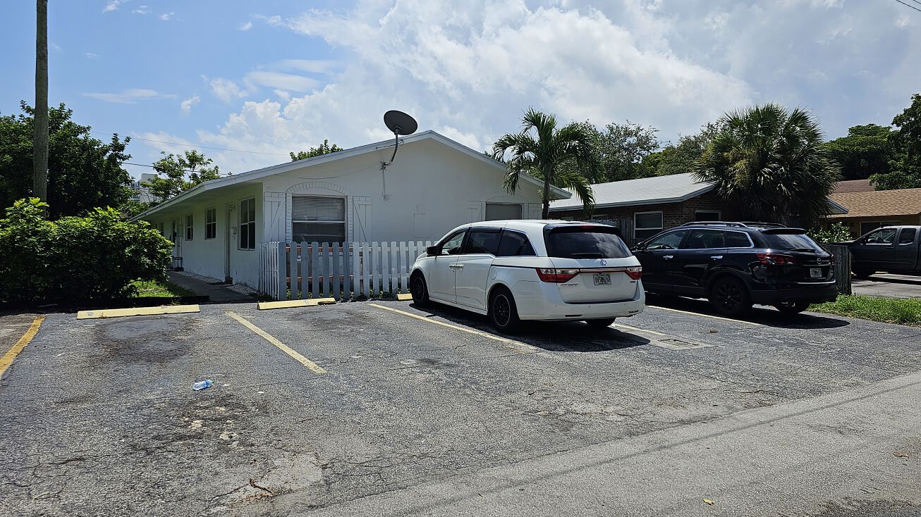 500 SW 2nd St, Pompano Beach, FL 33060