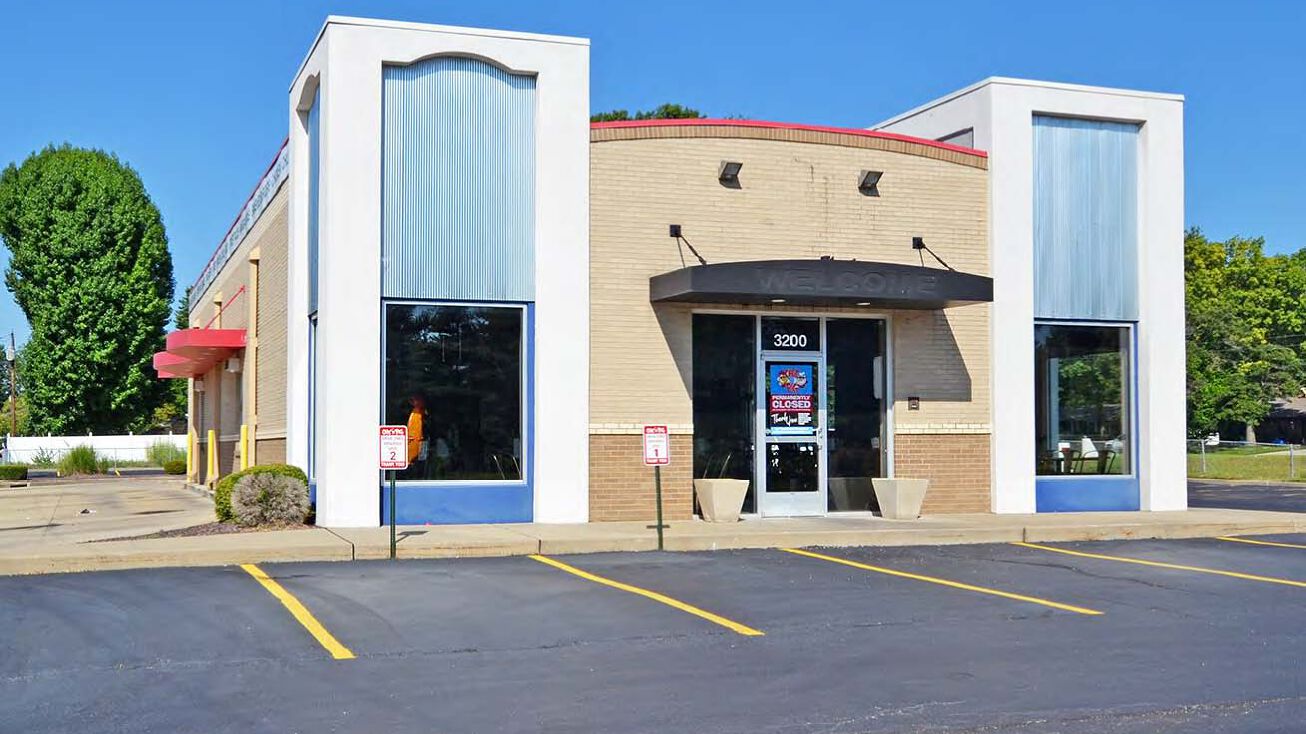 3200 Godfrey Rd, Godfrey, IL 62035