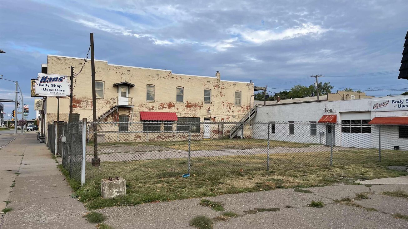 1716 STATE Street, Bettendorf, IA 52722