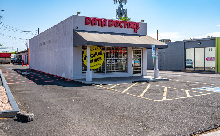 Pictures of Retail property located at 7841 E McDowell Rd, Scottsdale, AZ 85257 for sales - image #1