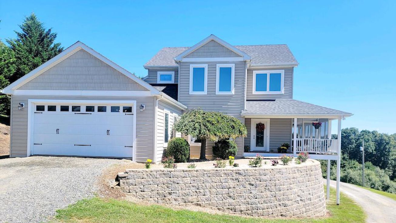 250 Dr NW, Riner, VA 24149