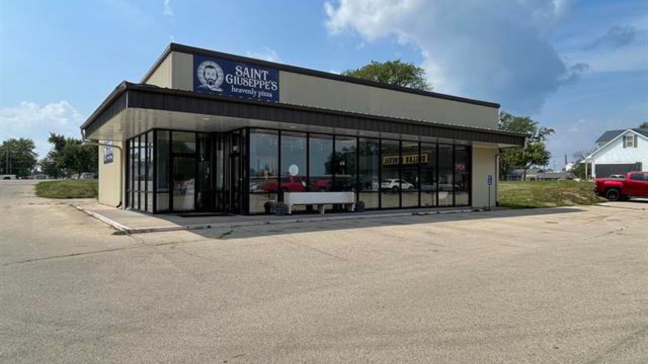 1546 S Washington Blvd, Camanche, IA 52730