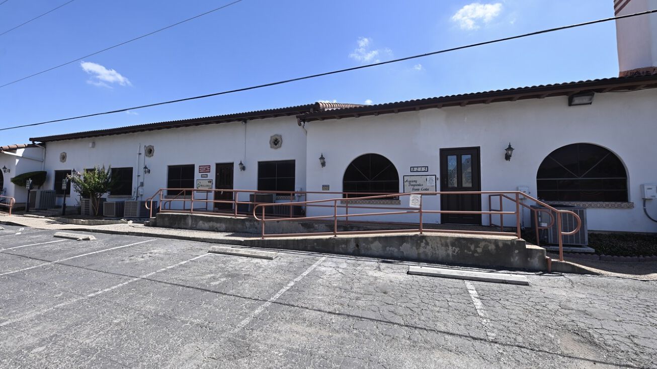 8223 Fredericksburg Rd, San Antonio, TX 78229