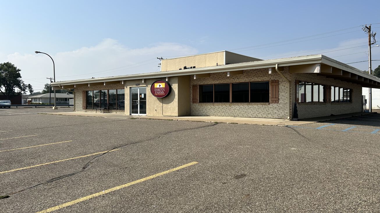 1120 E Main St, Mandan, ND 58554