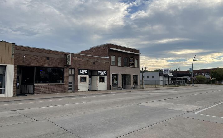 1708 STATE ST Bettendorf IA 52722-4940 APN: 84286210811 | Crexi.com