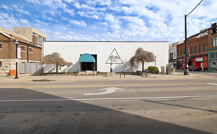 Pictures of Office property located at 401 W McDaniel St, Springfield, MO 65806 for sales - image #1