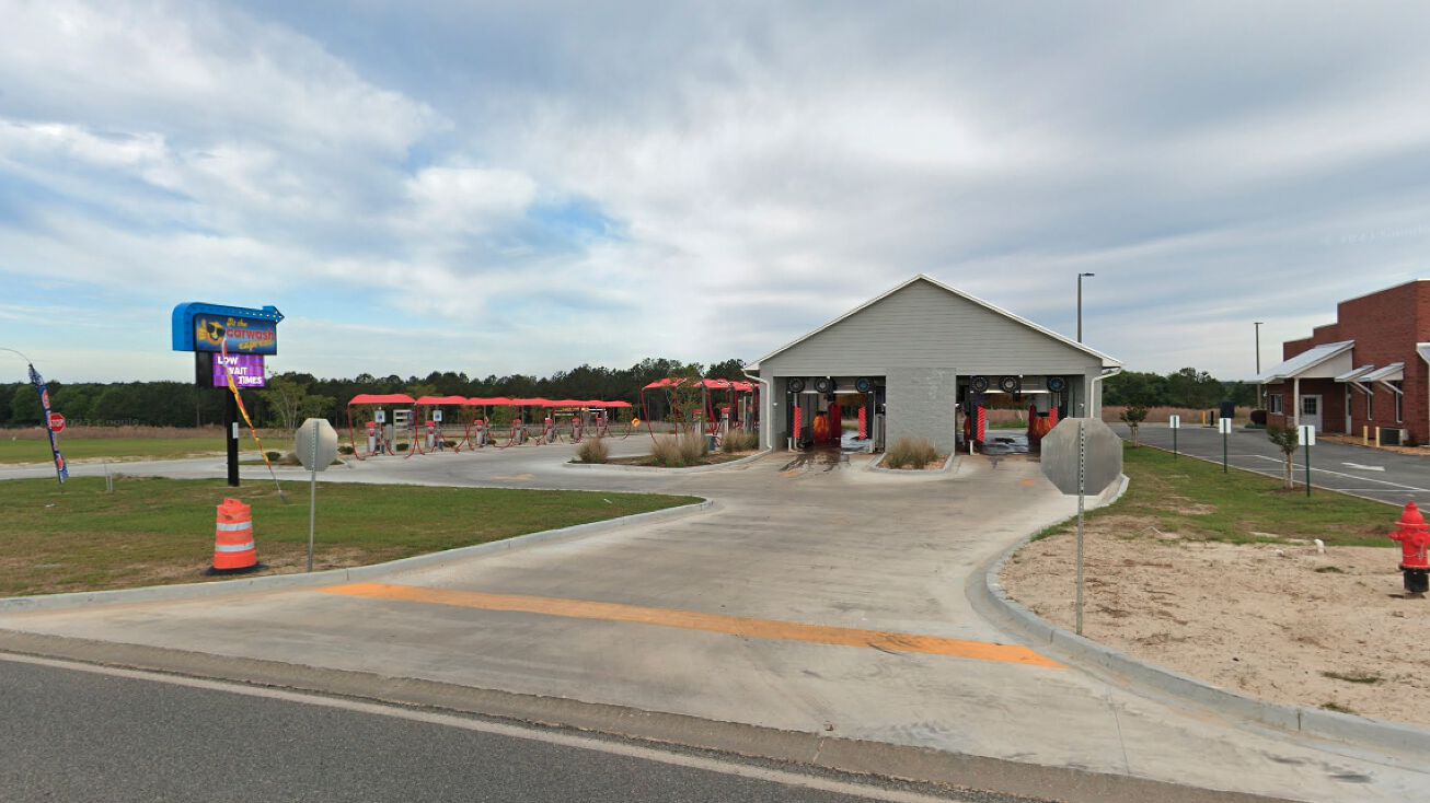 Pictures of Business for Sale property located at 625 Rowland Dr, Moultrie, GA 31768, 143 U.S. Hwy 19, Camilla, GA 31730, 200 S Mock Rd, Albany, GA 31705, 101 17th St W, Tifton, GA 31794, 1505 Radium Springs Rd, Albany, GA 31705, 202 N Davis St, Nashville, GA 31639, 601 W 4th St, Adel, GA 31620, 400 W Main St, Hahira, GA 31632, 702 W 5th St, Adel, GA 31620 for sales - image #1