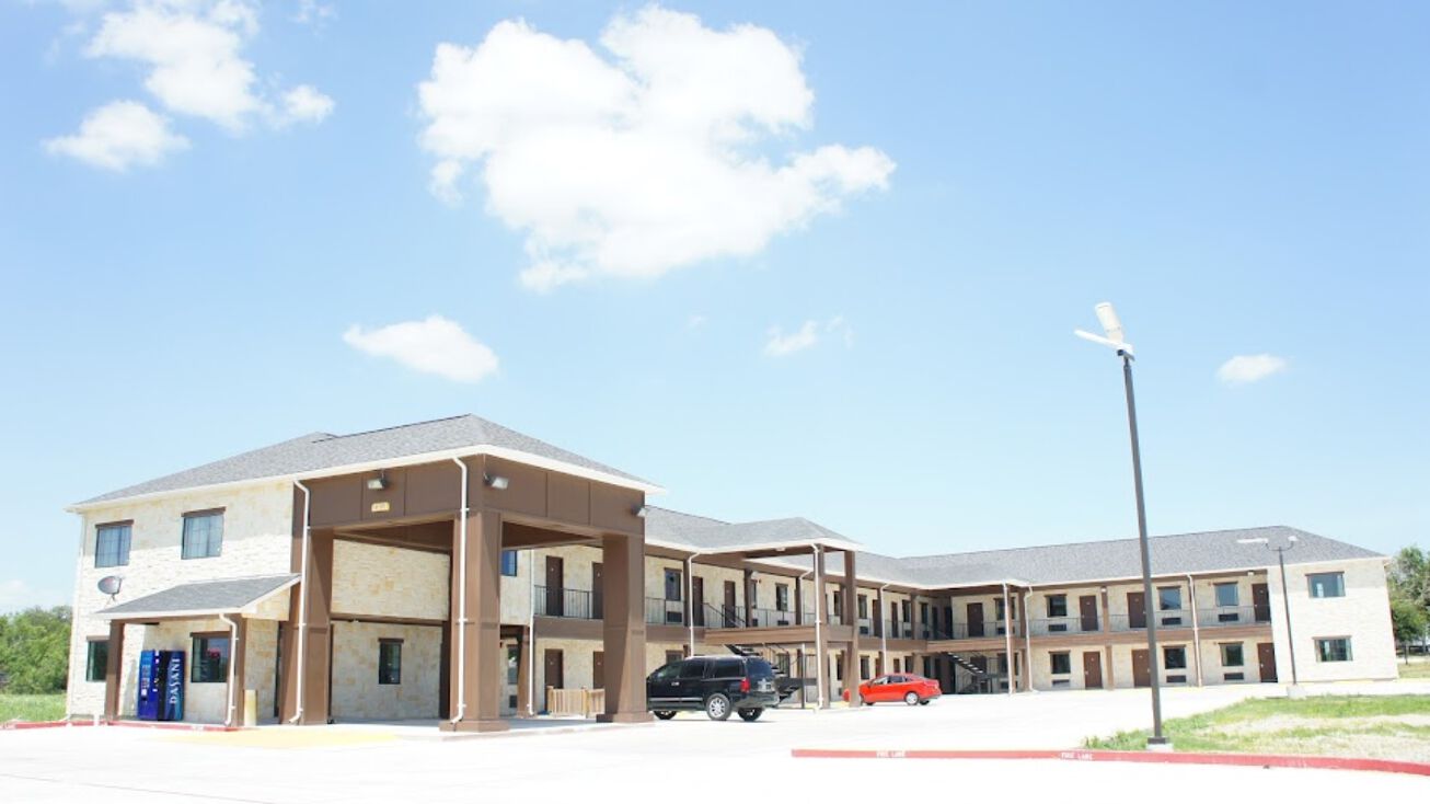 5864 US281, Three Rivers, TX 78071