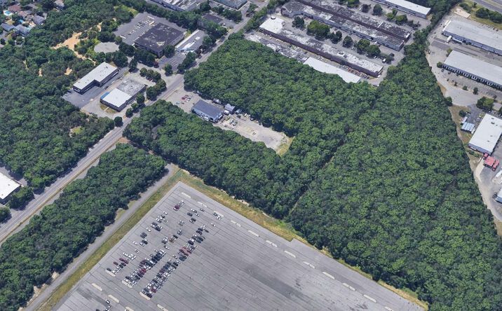 Pictures of Land property located at 1428 Lincoln Ave, Holbrook, NY 11741 for sales - image #1