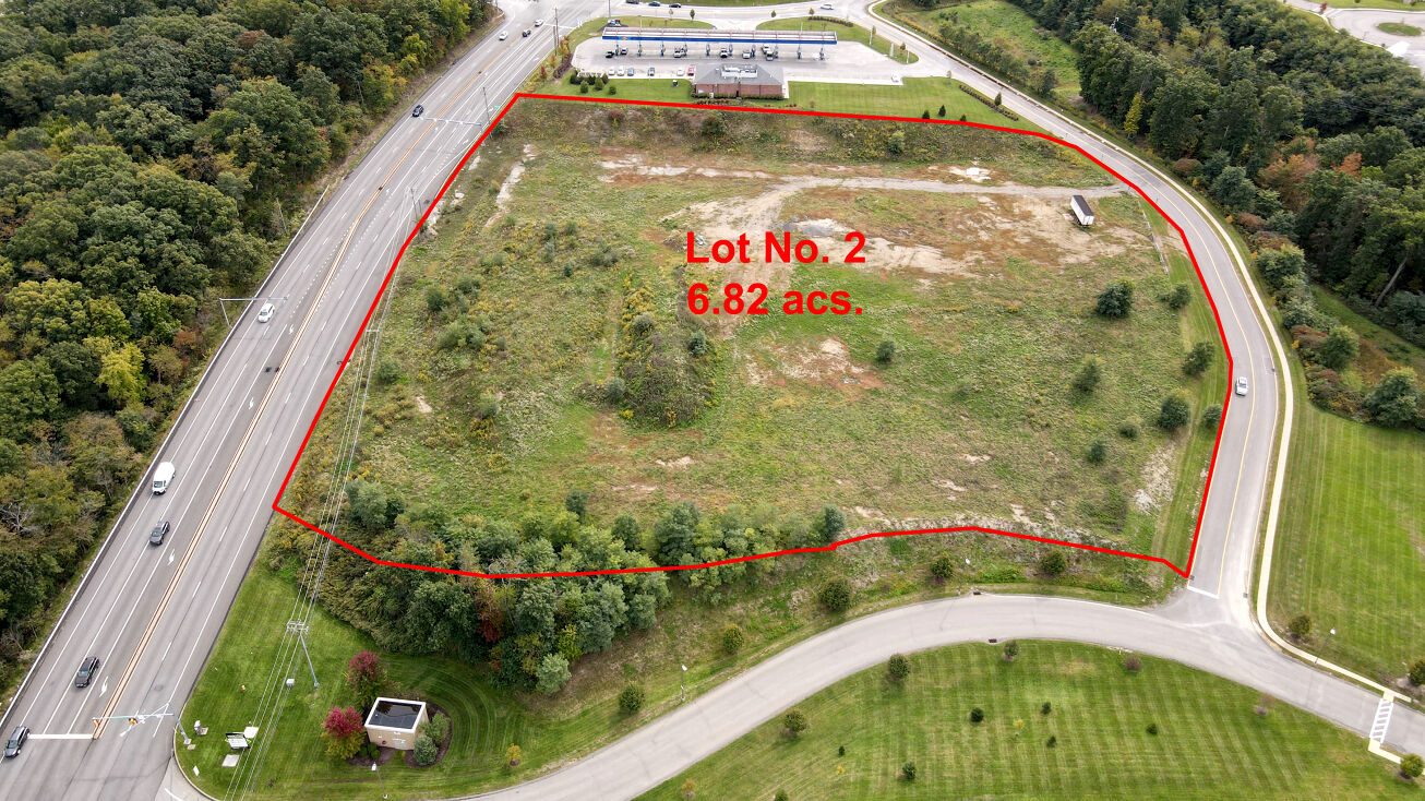 135 Lindsay Rd, Zelienople, PA 16063