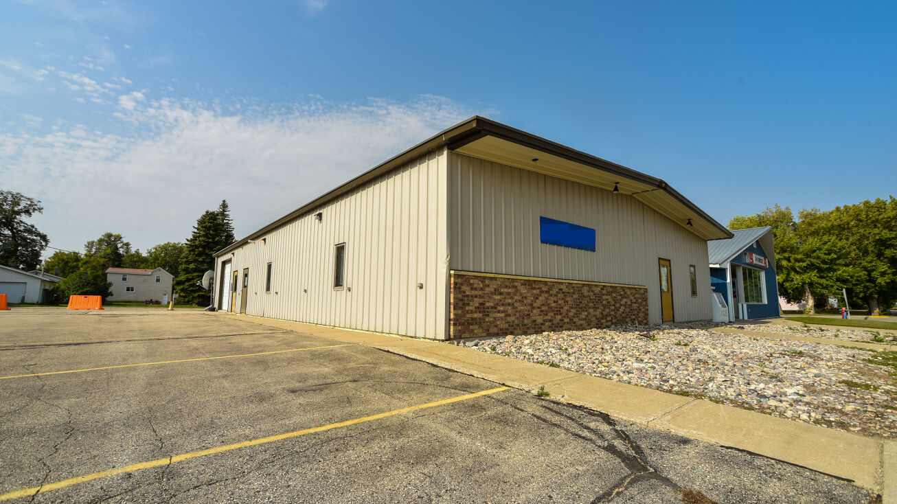 172 W Stutsman St, Pembina, ND 58271