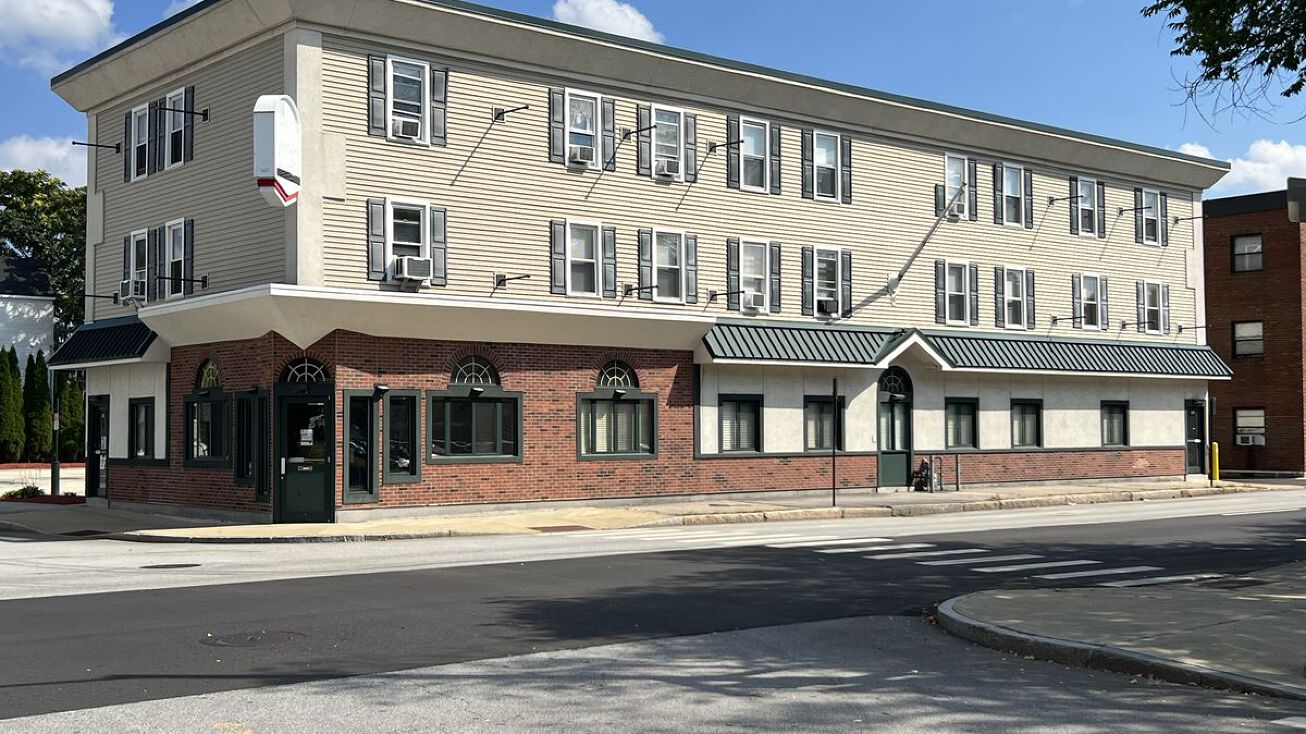 289 Pine St, Manchester, NH 03103