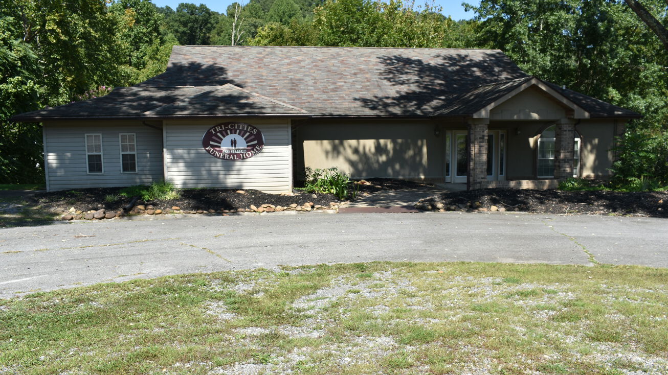 208 E Ln St, Church Hill, TN 37642