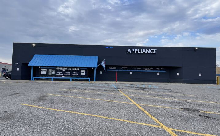 Pictures of Industrial, Office, Retail property located at 830 28th St SW, Wyoming, MI 49509 for sales - image #1