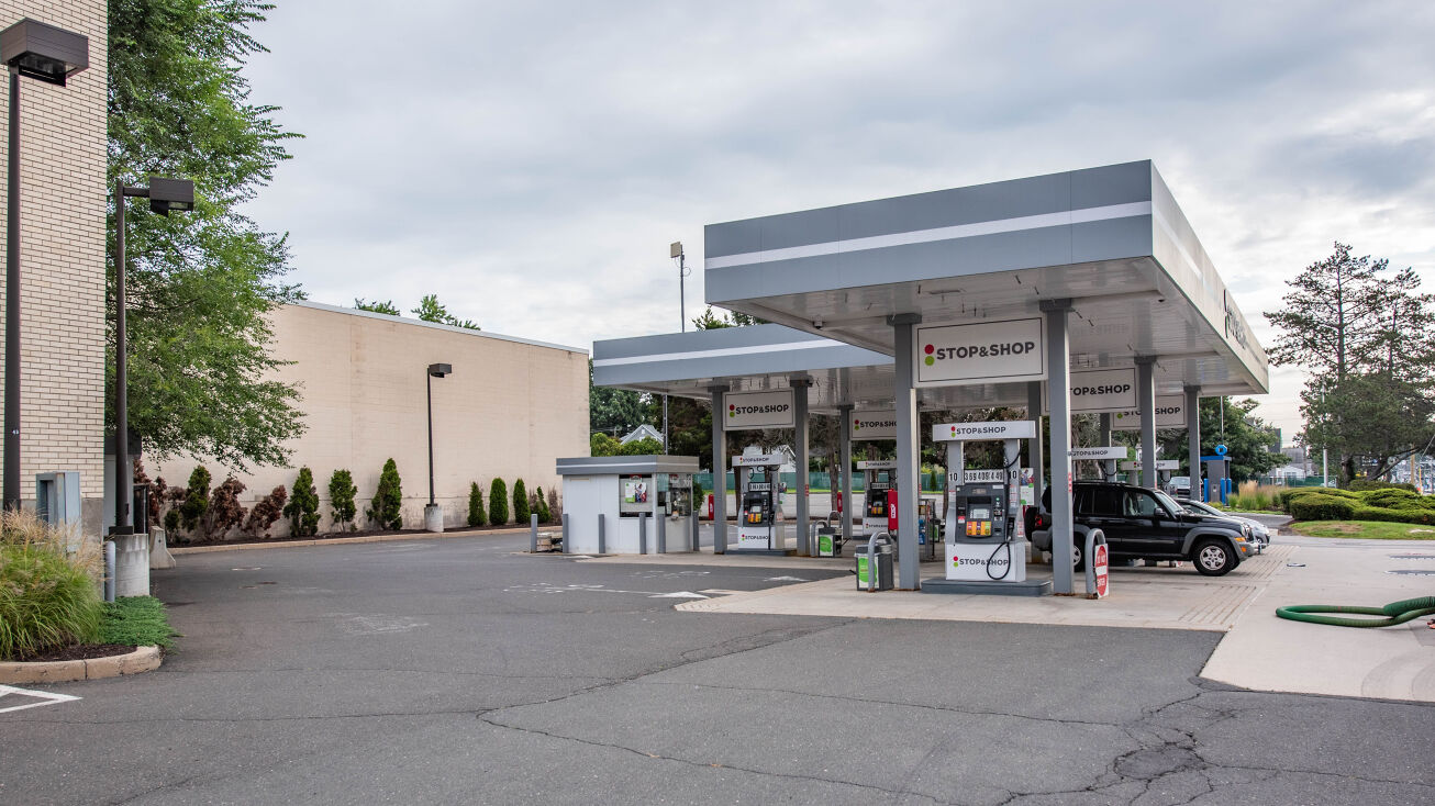 701 Farmington Ave, Bristol, CT 06010