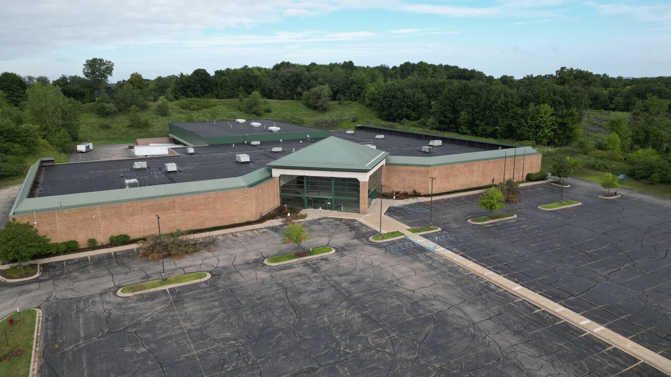 4273 Alpine Ave NW, Comstock Park, MI 49321