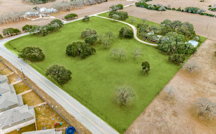 Pictures of Land property located at 6 Old Fredericksburg Rd, Boerne, TX 78015 for sales - image #1